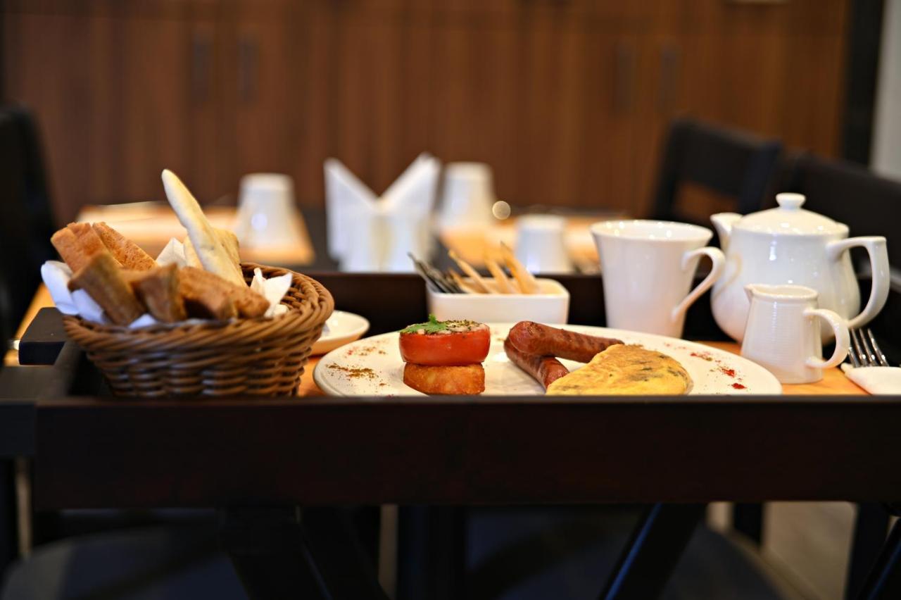Time Moonstone Hotel Apartments Fujairah Bagian luar foto